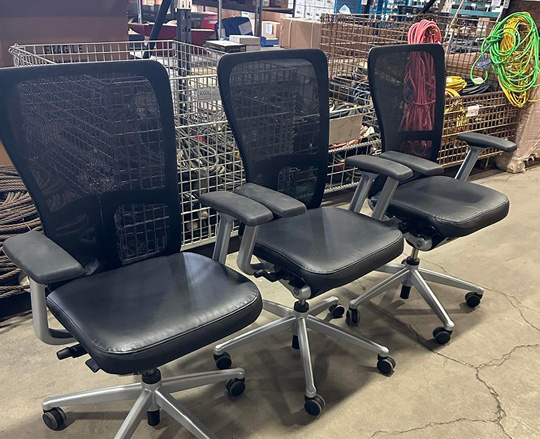 Haworth zody leather task chair with mesh back 1